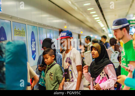 Bangkok, Thailand - 21. Februar 2017: Blick auf die Innenseite der Suvarnabhumi International Airport Rail Link Station. Stockfoto
