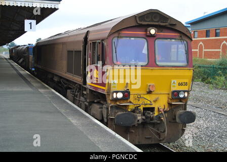 Eine Schiene Behandlung Zug am Bahnhof Newton Abbot, Devon, England. Dieser Zug sprays Unkrautvernichtungsmittels auf Spuren von wachsenden Vegetation zu verhindern. Stockfoto