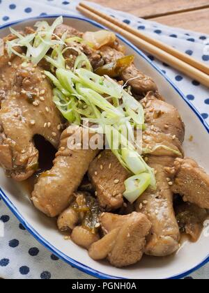 Asiatische Lebensmittel Geschmortes Huhn mit Sojasoße Stockfoto