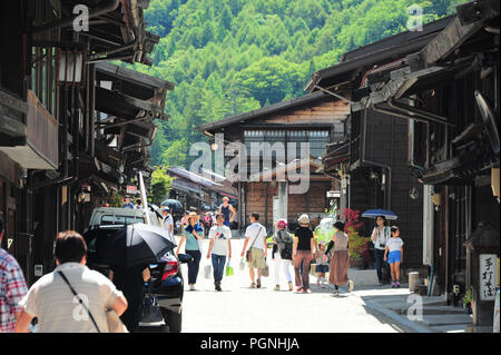 Das japanische Volk an Narai-Juku (奈良井宿) Japan Stockfoto