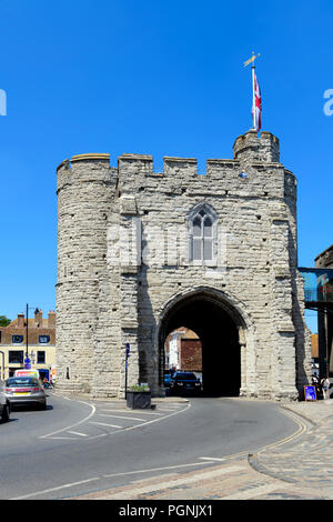 Westgate towers Canterbury Kent. 1380 gebaut ist Englands größte noch erhaltene Stadttor Stockfoto