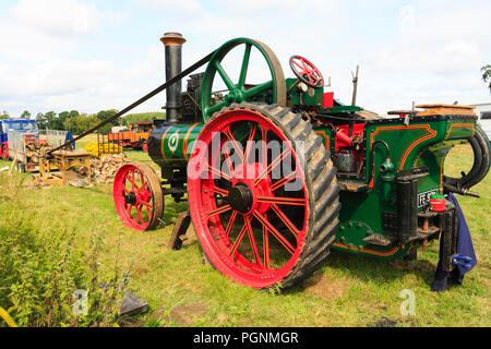 Dampf Motor Kreissäge an einem lokalen Steam Fair zeigen. Leicester, England. Stockfoto