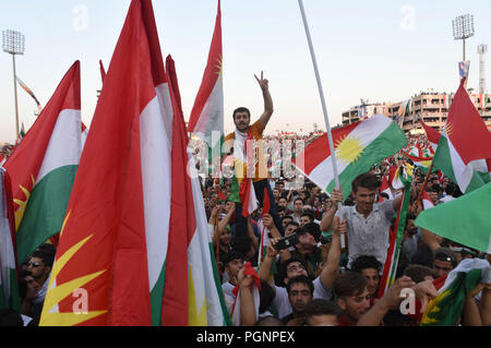 September 22, 2017 - Erbil Kurdistan: Zehntausende irakische Kurden sammeln für eine Massenkundgebung für das Referendum für die Unabhängigkeit Kurdistans. Rassemblement de masse en faveur de l'independance du Kurdistan irakien. *** Frankreich/KEINE VERKÄUFE IN DEN FRANZÖSISCHEN MEDIEN *** Stockfoto