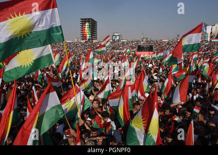 September 22, 2017 - Erbil Kurdistan: Zehntausende irakische Kurden sammeln für eine Massenkundgebung für das Referendum für die Unabhängigkeit Kurdistans. Rassemblement de masse en faveur de l'independance du Kurdistan irakien. *** Frankreich/KEINE VERKÄUFE IN DEN FRANZÖSISCHEN MEDIEN *** Stockfoto