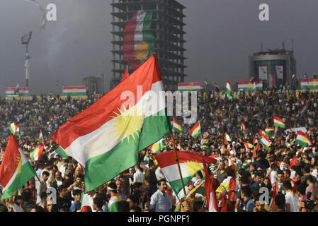 September 22, 2017 - Erbil Kurdistan: Zehntausende irakische Kurden sammeln für eine Massenkundgebung für das Referendum für die Unabhängigkeit Kurdistans. Rassemblement de masse en faveur de l'independance du Kurdistan irakien. *** Frankreich/KEINE VERKÄUFE IN DEN FRANZÖSISCHEN MEDIEN *** Stockfoto