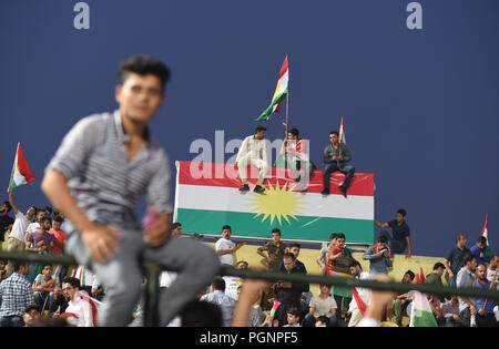 September 22, 2017 - Erbil Kurdistan: Zehntausende irakische Kurden sammeln für eine Massenkundgebung für das Referendum für die Unabhängigkeit Kurdistans. Rassemblement de masse en faveur de l'independance du Kurdistan irakien. *** Frankreich/KEINE VERKÄUFE IN DEN FRANZÖSISCHEN MEDIEN *** Stockfoto