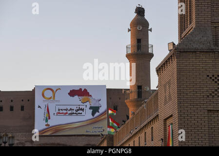 September 23, 2017 - Erbil Kurdistan: kurdischen Fahnen und Transparente Förderung der Kurdistan unabhängigkeitsreferendum vor der Erbil Zitadelle. Ambiente dans les Rues d'Erbil avant le Referendum sur l'independance du Kurdistan irakien. *** Frankreich/KEINE VERKÄUFE IN DEN FRANZÖSISCHEN MEDIEN *** Stockfoto