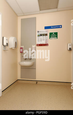 NHS Händewaschen Station Stockfoto