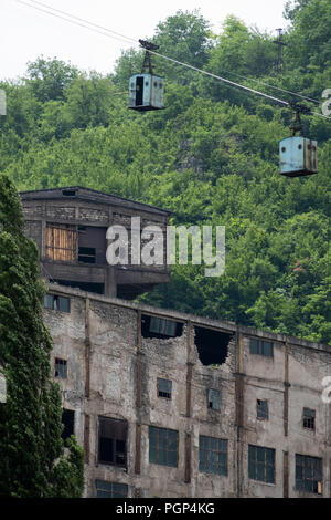 Alte Soviet-Era Seilbahn, Seilbahnen in Chiatura Georgien Stockfoto