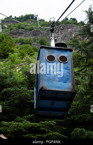 Alte Soviet-Era Seilbahn, Seilbahnen in Chiatura Georgien Stockfoto