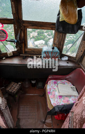 Alte Soviet-Era Seilbahn, Seilbahnen in Chiatura Georgien Stockfoto