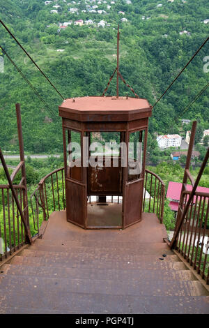 Alte Soviet-Era Seilbahn, Seilbahnen in Chiatura Georgien Stockfoto