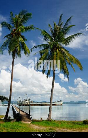 712 HTMS Chang (ex USS Lincoln County (LST-898)), Insel Koh Chang, Thailand. Stockfoto