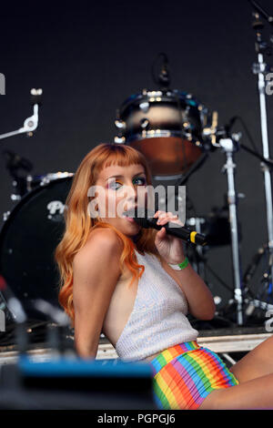 Manchester, Großbritannien. 27. August 2018. Tini führt auf der Hauptbühne im Pride, Manchester, 27. August 2018 (C) Barbara Cook/Alamy leben Nachrichten Stockfoto