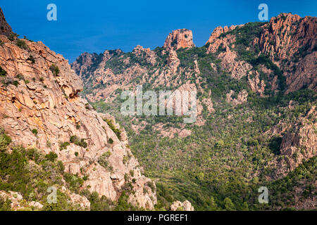 Berglandschaft des Calanques de Piana, Korsika, Frankreich Stockfoto