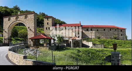 Die Agia Triada Kloster, die gemeinhin als Sparmos Kloster, auf den südwestlichen Hängen des Olymp in Griechenland Stockfoto