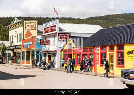 Geschäfte in der Hauptstraße in Skagway, Alaska USA Stockfoto