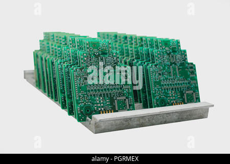 Computer Boards in einer Reihe auf weißem Hintergrund. Stockfoto