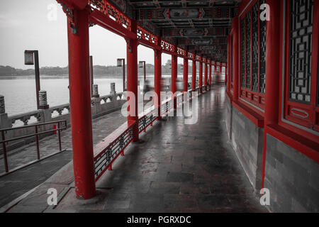 Beihai Park ist einen Kaiserlichen Garten im Nordwesten der Verbotenen Stadt in Peking. der Schwarz-Weiß-Fotografie. Stockfoto
