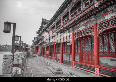Beihai Park ist einen Kaiserlichen Garten im Nordwesten der Verbotenen Stadt in Peking. der Schwarz-Weiß-Fotografie. Stockfoto