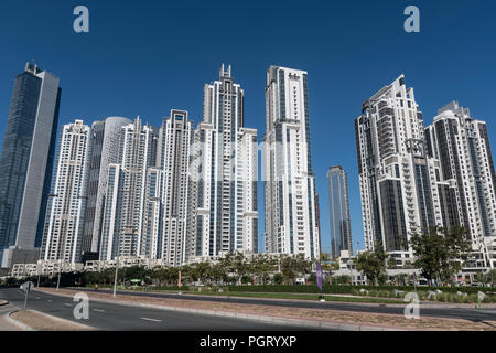 Die Executive Towers Wohnanlage in Business Bay, Dubai, Vereinigte Arabische Emirate Stockfoto