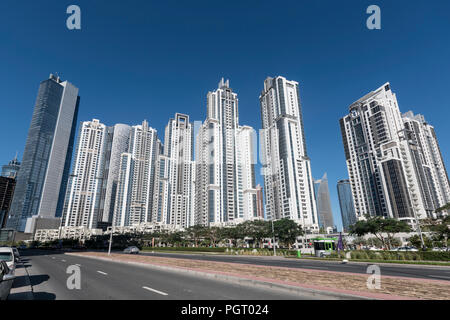 Die Executive Towers Wohnanlage in Business Bay, Dubai, Vereinigte Arabische Emirate Stockfoto