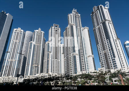 Die Executive Towers Wohnanlage in Business Bay, Dubai, Vereinigte Arabische Emirate Stockfoto