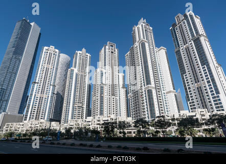 Die Executive Towers Wohnanlage in Business Bay, Dubai, Vereinigte Arabische Emirate Stockfoto