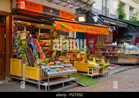 Obst und Gemüse Laden und anderen Geschäften, Rue Mouffetard, Latin, Paris, Frankreich Stockfoto