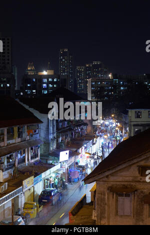 Große neue Gebäude & alte Gebäude in Lower Parel, in Mumbai, Indien. Stockfoto