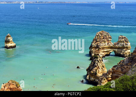 Felsen am Strand von Ponta da Piedade in Lagos, Portugal Stockfoto