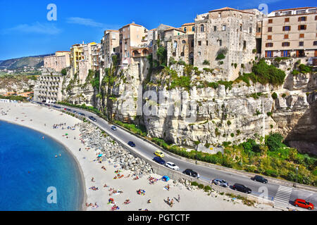 Die Stadt von Tropea, in der Provinz von Vibo Valentia, Kalabrien, Italien. Stockfoto