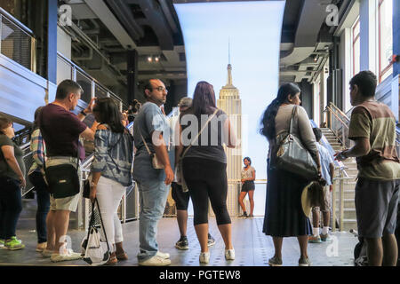 Neu Rezeption Lobby und der Eingang, Empire State Building, NEW YORK CITY, USA geöffnet Stockfoto