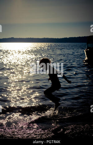 Springende Kind Stockfoto