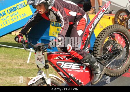 Silverstone, Northamptonshire, GB, 24. August 2018 - 2018 GOPRO Britischen Grand Prix MOTORGP Freie Praxis Tag - jede Menge zwei Rad Action auf der Strecke Stockfoto