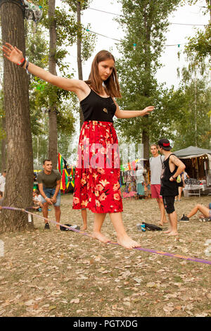 Bratislava, Slowakei. 24 August, 2018. Besucher der Aufstand Music Festival genießen Sie Ihre Zeit. Stockfoto