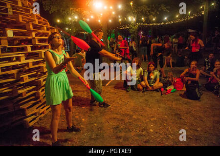 Bratislava, Slowakei. 24 August, 2018. Die Besucher der Aufstand Music Festival genießen Sie Ihre Zeit. Stockfoto