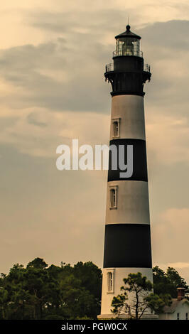 Der Leuchtturm finden Sie südlich von Nags Head NC im Outer Banks. Stockfoto