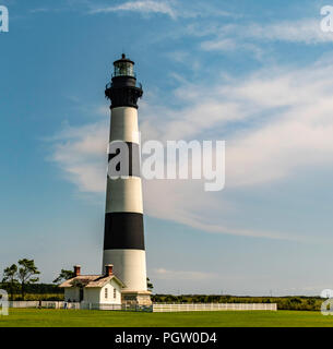 Der Leuchtturm finden Sie südlich von Nags Head NC im Outer Banks. Stockfoto