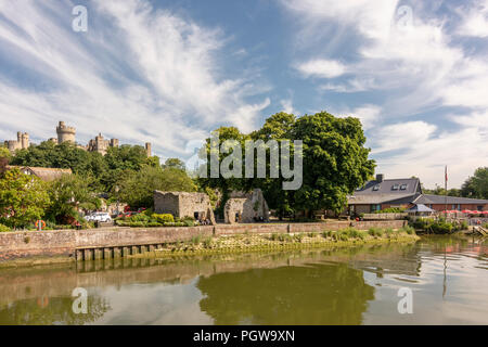 Der Blick von der Queen Street Bridge - Arundel, West Sussex, UK. Stockfoto