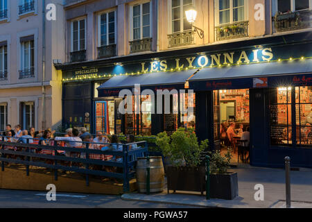 LYON, Frankreich - 21 AUGUST 2018: Bouchon - traditionelle lokale Restaurant in Lyon, wo Sie Spezialitäten aus Lyon und der Region Essen. Es gibt 30 "BOUCHONS" Stockfoto