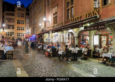 LYON, Frankreich - 21 AUGUST 2018: Bouchon - traditionelle lokale Restaurant in Lyon, wo Sie Spezialitäten aus Lyon und der Region Essen. Es gibt 30 "BOUCHONS" Stockfoto