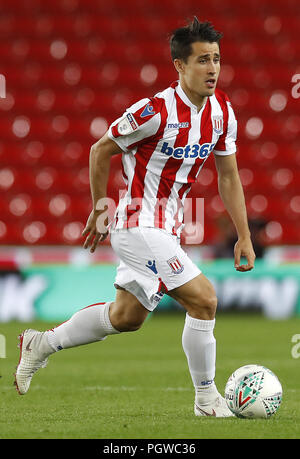 Stoke City Bojan Krkic während der carabao Cup, zweite Runde an der Bet365 Stadium, schüren. Stockfoto