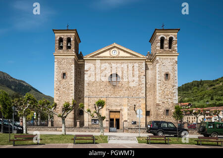 Iglesia Nueva de San Vicente Kirche, Villajoyosa, Picos de Europa, Kantabrien, Spanien Stockfoto