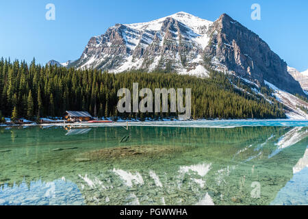 Bootshaus am Lake Louise, Banff, Alberta, Cana Stockfoto