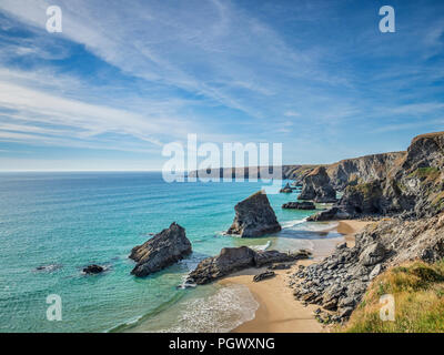 Sea Stacks an Bedruthan Steps, Carnewas, Cornwall, England, Großbritannien. Stockfoto