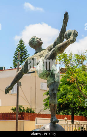 Statue von Natan Panz (September 28, 1917 - April 28, 1948) Eine jüdische Fußballspieler von Palästina, die Obligatorisch für Maccabi Tel Aviv und Beit gespielt Stockfoto