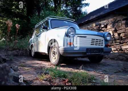 Niedrigen Winkel 3/4 Bild des Trabant Kombi war von 1957 bis 1990 in der ehemaligen DDR hergestellt Stockfoto