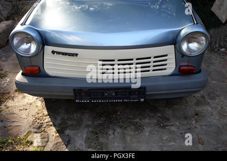 Vorderansicht eines Autos vor der Trabant Kombi war von 1957 bis 1990 in der ehemaligen DDR hergestellt Stockfoto