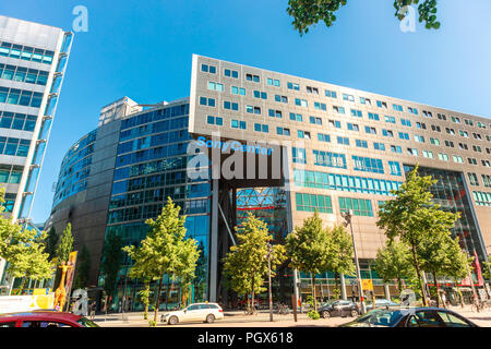 Moderne Gebäude des Sony Center am Potsdamer Platz in Berlin. Stockfoto